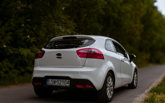 Kia Rio cena 27900 przebieg: 105000, rok produkcji 2012 z Świdnik małe 16